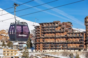 Skiing - Pierre & Vacances Residence L'Ours Blanc (Huez)