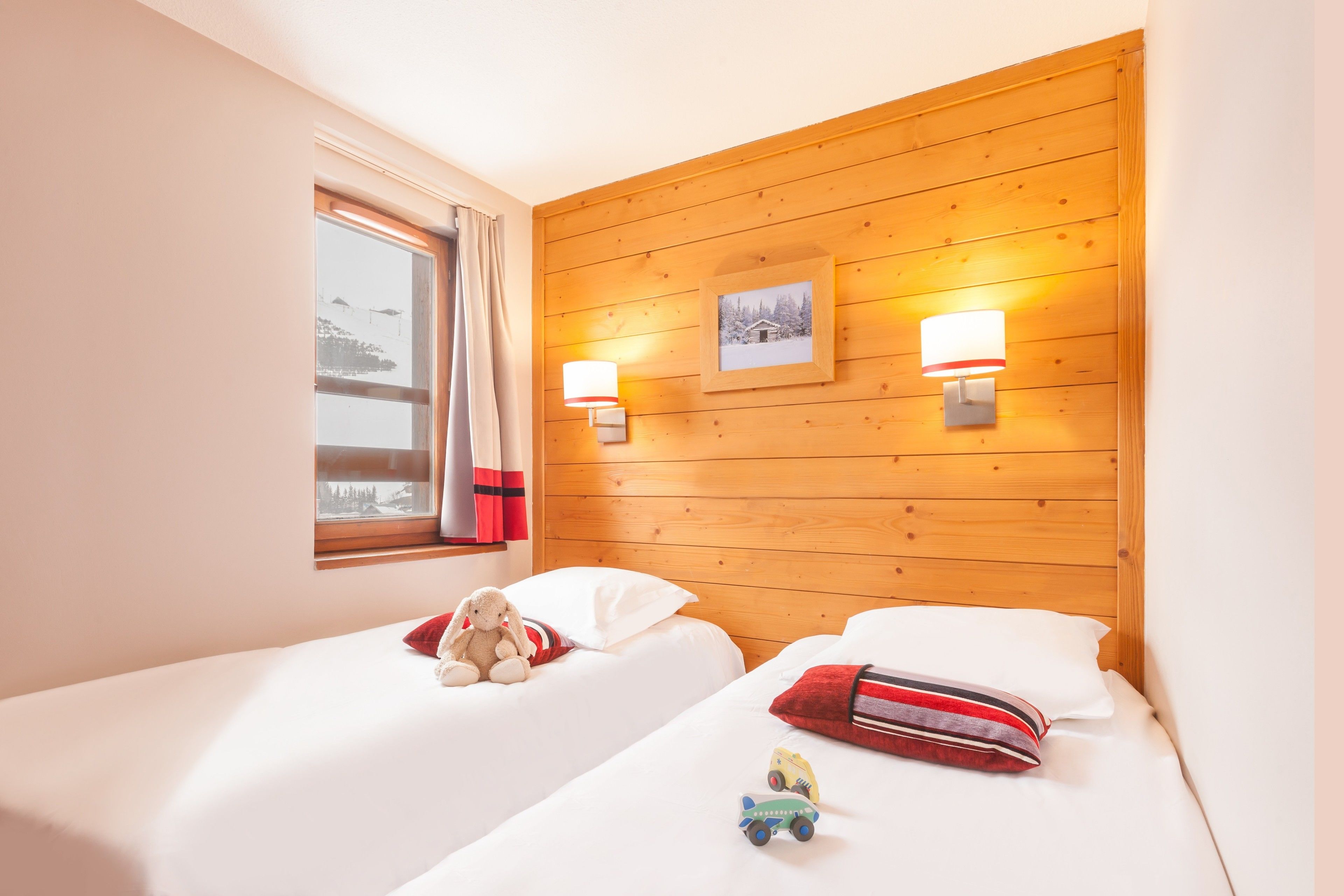 Appartement 6 personnes - 2 chambres | In-room safe, iron/ironing board, cribs/infant beds, free WiFi