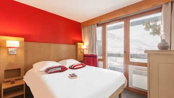 Coffres-forts dans les chambres, fer et planche Ă repasser