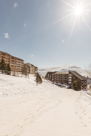 Snow and ski sports
