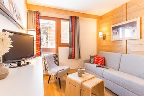 Appartement 7 personnes - 2 chambres | Living area | Flat-screen TV