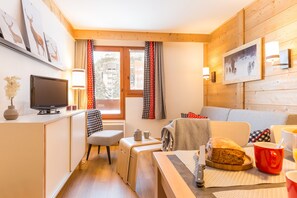 Appartement 7 personnes - 2 chambres | Living area | Flat-screen TV - Pierre & Vacances Residence Aconit (Les Belleville)
