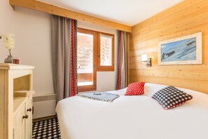 Caja de seguridad en la habitación, cunas, wifi gratis y ropa de cama 