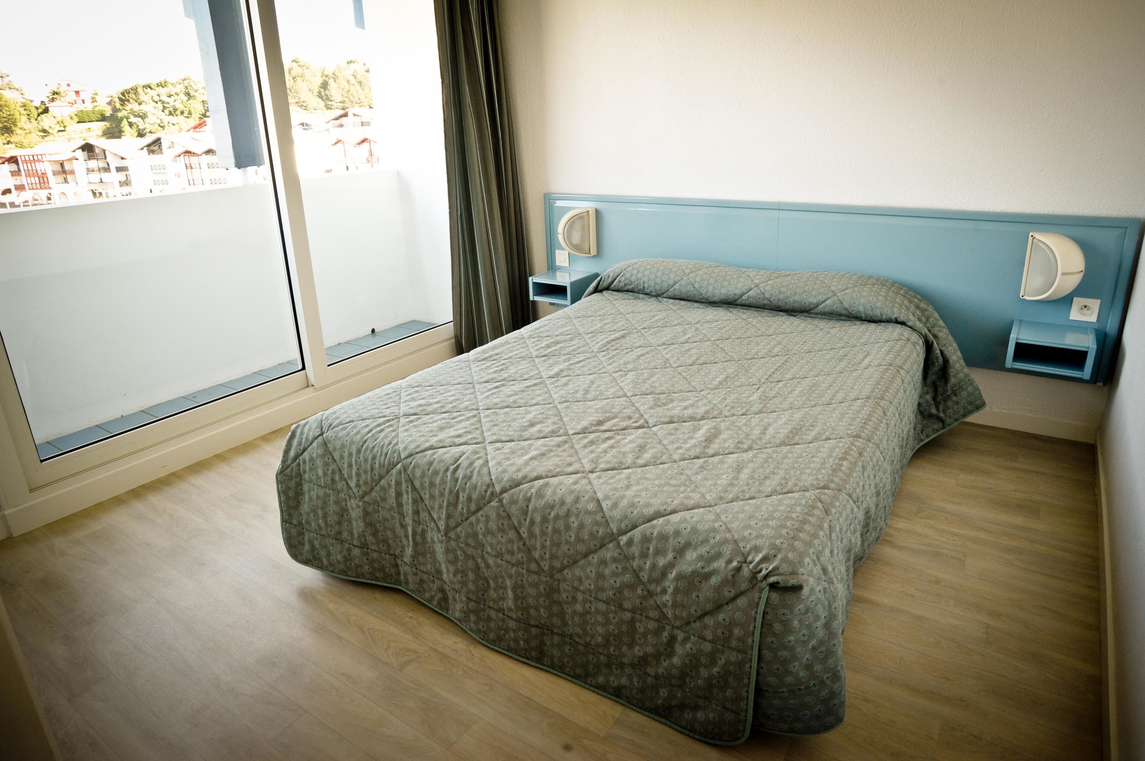 Langsir/tirai gelap terus, seterika/papan seterika, Wi-fi percuma 