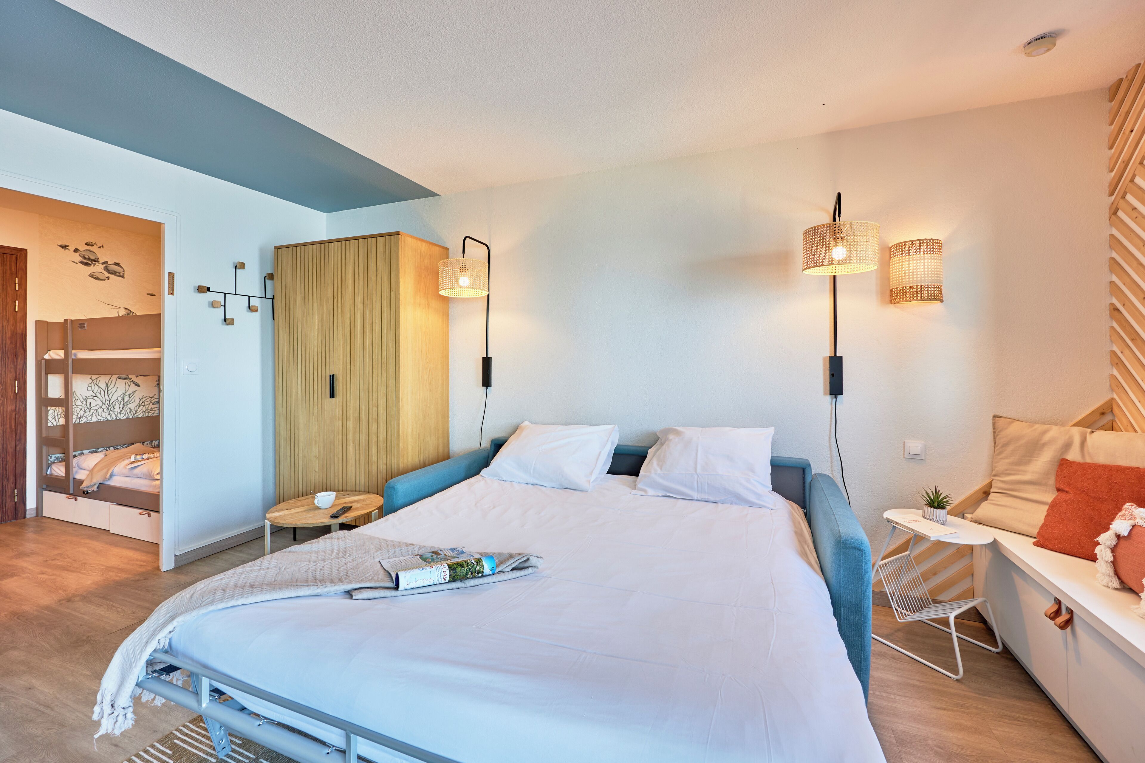 Studio, Balcony, Sea View | Seterika/papan seterika, katil bayi/kot (surcaj), Wi-fi percuma 