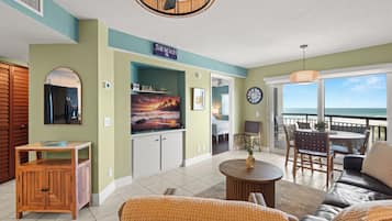 Deluxe Condo, Partial Ocean View | Individually decorated, individually furnished, soundproofing