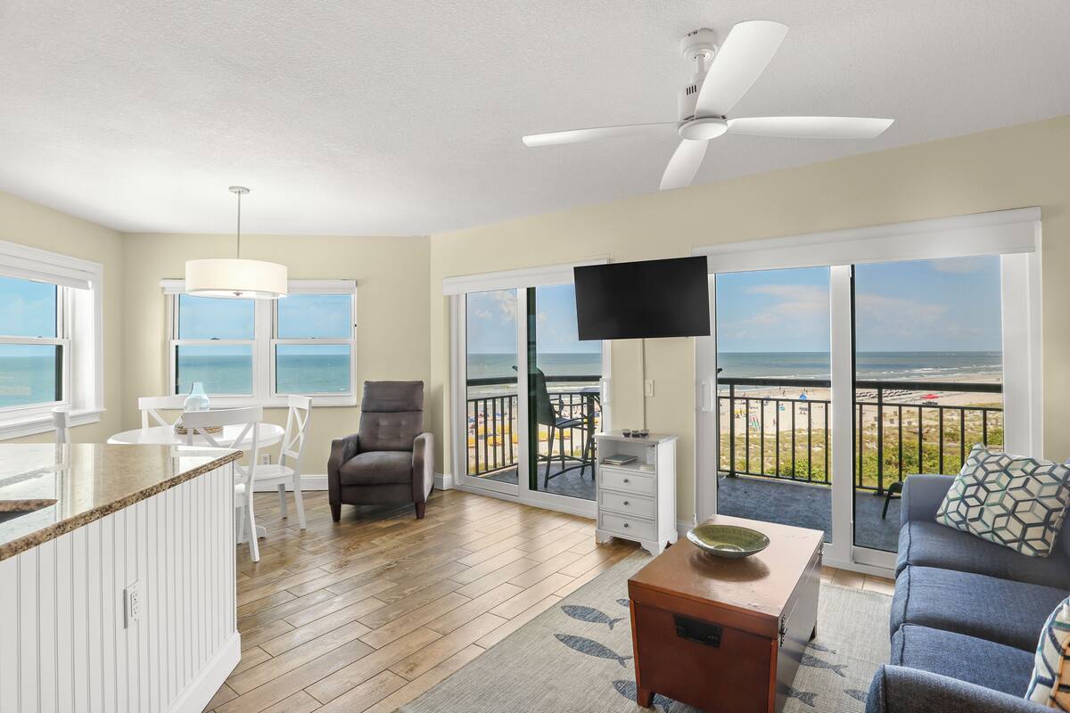 Deluxe Condo, Ocean View | Soundproofing, iron/ironing board, WiFi (free), individually decorated