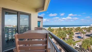 Standard Condo | Balcony view