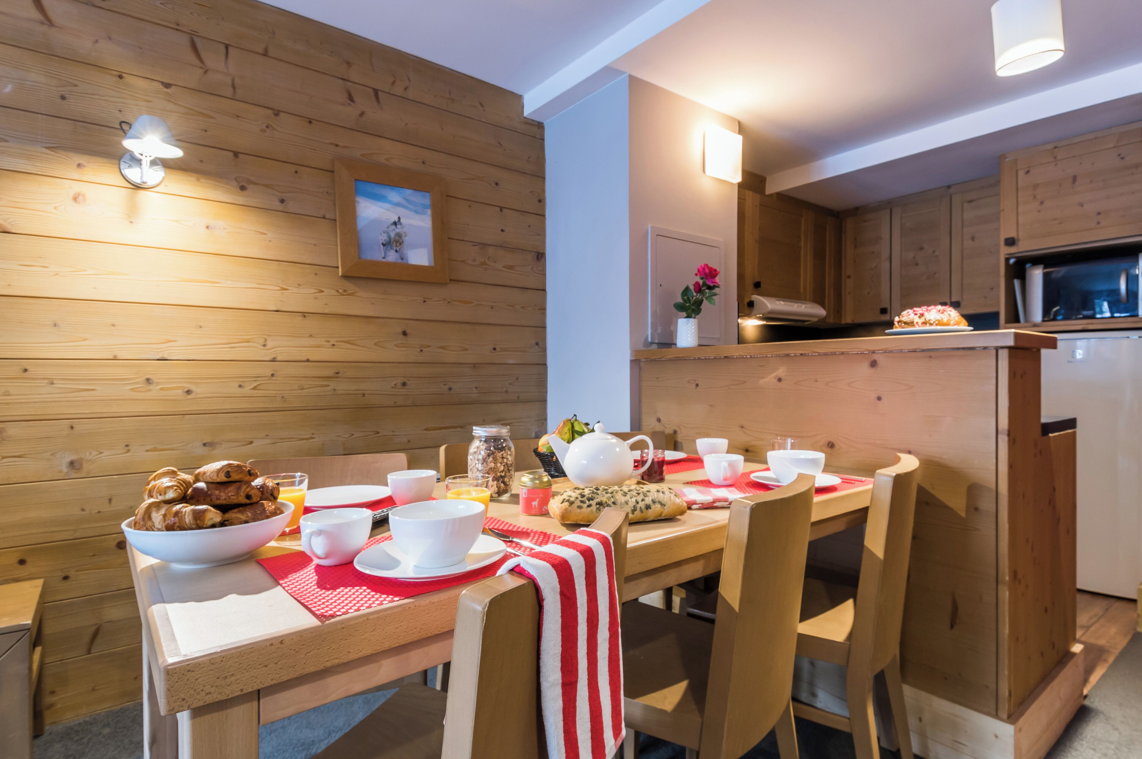Appartement 6 personnes - 1 chambre + 1 coin nuit - Exposition sud | Cocina básica privada | Frigorífico, microondas, placa de cocina y lavavajillas