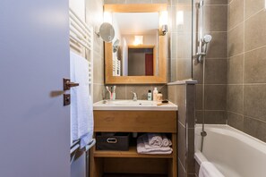 Appartement 4 personnes - 1 chambre - Exposition Sud - Vue montagne dégagée | Bathroom