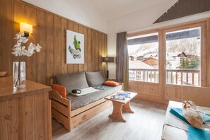 Standard stúdió (5 people - 1 mezzanine) | Nappalirész | Tévé
