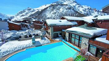 Piscina coperta, piscina all'aperto