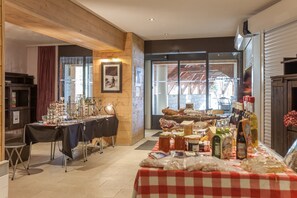 Breakfast area - Résidence Pierre & Vacances La Daille (Val-d'Isere)