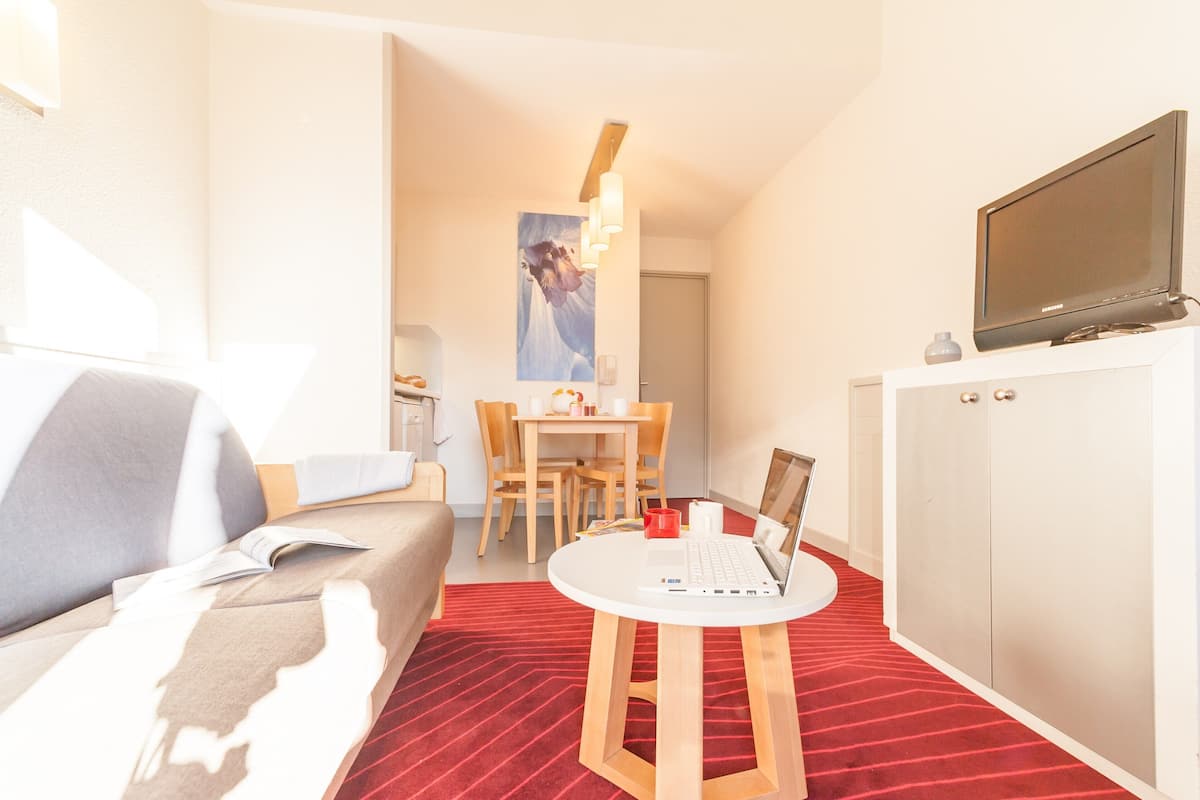 Studio, Mountain View | In-room safe, laptop workspace, cribs/infant beds, free WiFi