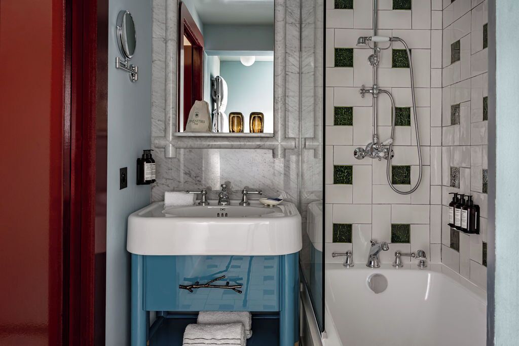 superior room (mansarde) | bathroom | shower, designer toiletries, hair dryer, bathrobes