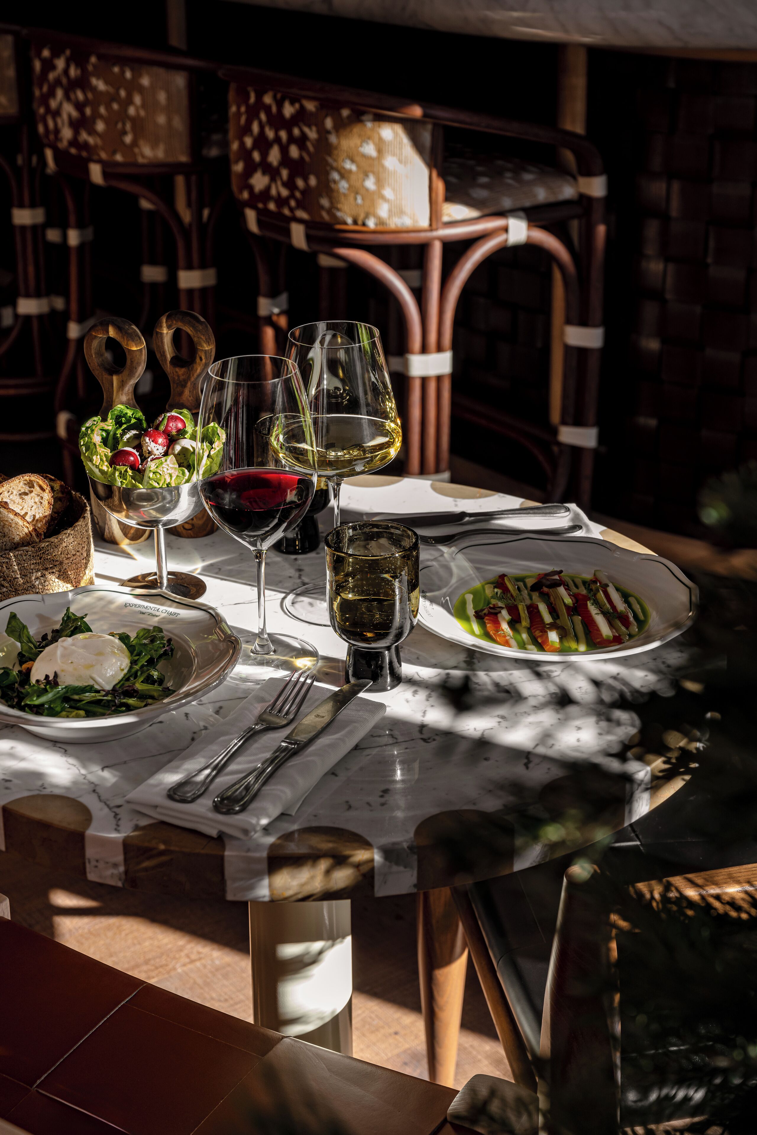 breakfast, lunch, dinner served; international cuisine