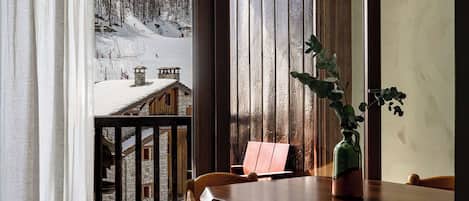 Suite, Balcony (Glacier) | Living area | Flat-screen TV