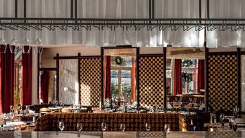 FrĂŒhstĂŒck, Mittagessen, Abendessen, internationale KĂŒche