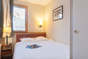 Apartment 5 people - 1 bedroom | Cribs/infant beds, free WiFi, bed sheets - Pierre & Vacances Résidence Les Temples du Soleil (Les Belleville)