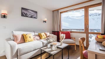 شقة إستديو عادية (4 people / 4 personnes) | منطقة المعيشة | تلفزيون