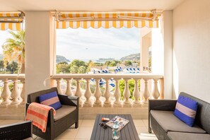 Apartment 7 people - 2 bedrooms - Spacious terrace - Sea view - Air-conditioned | Terrace/patio