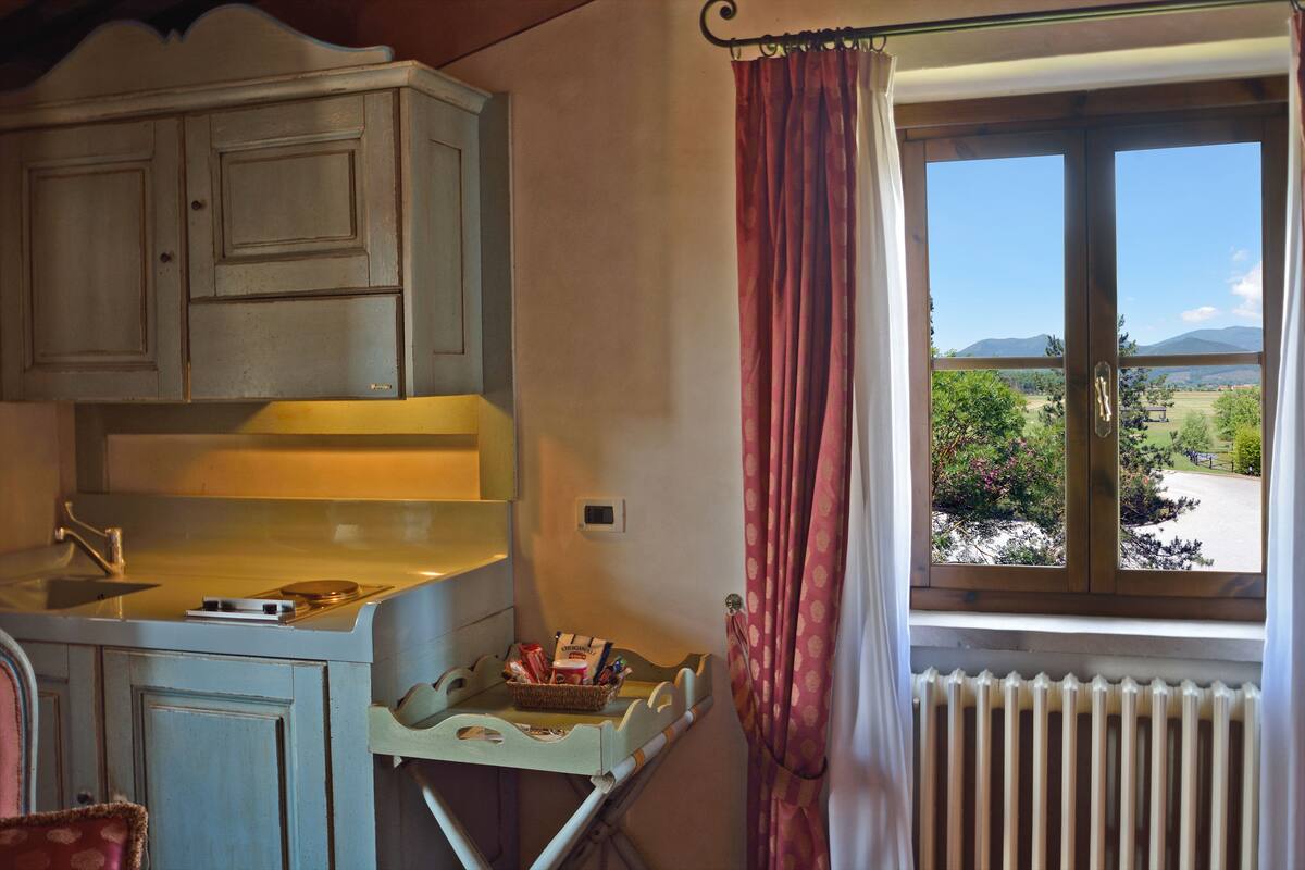 hypo-allergenic bedding, minibar, in-room safe, desk