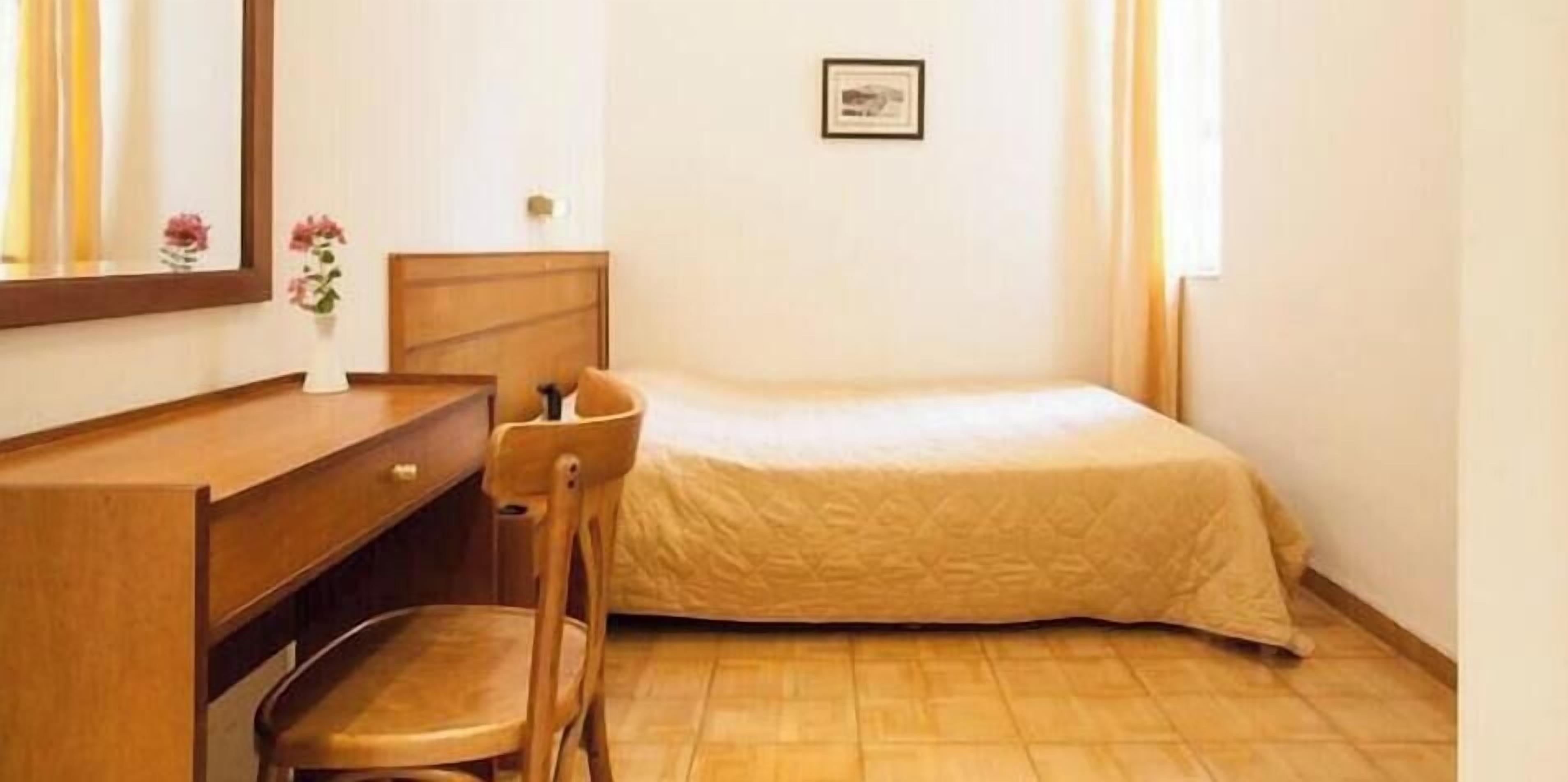 Minibar, in-room safe, desk, blackout curtains