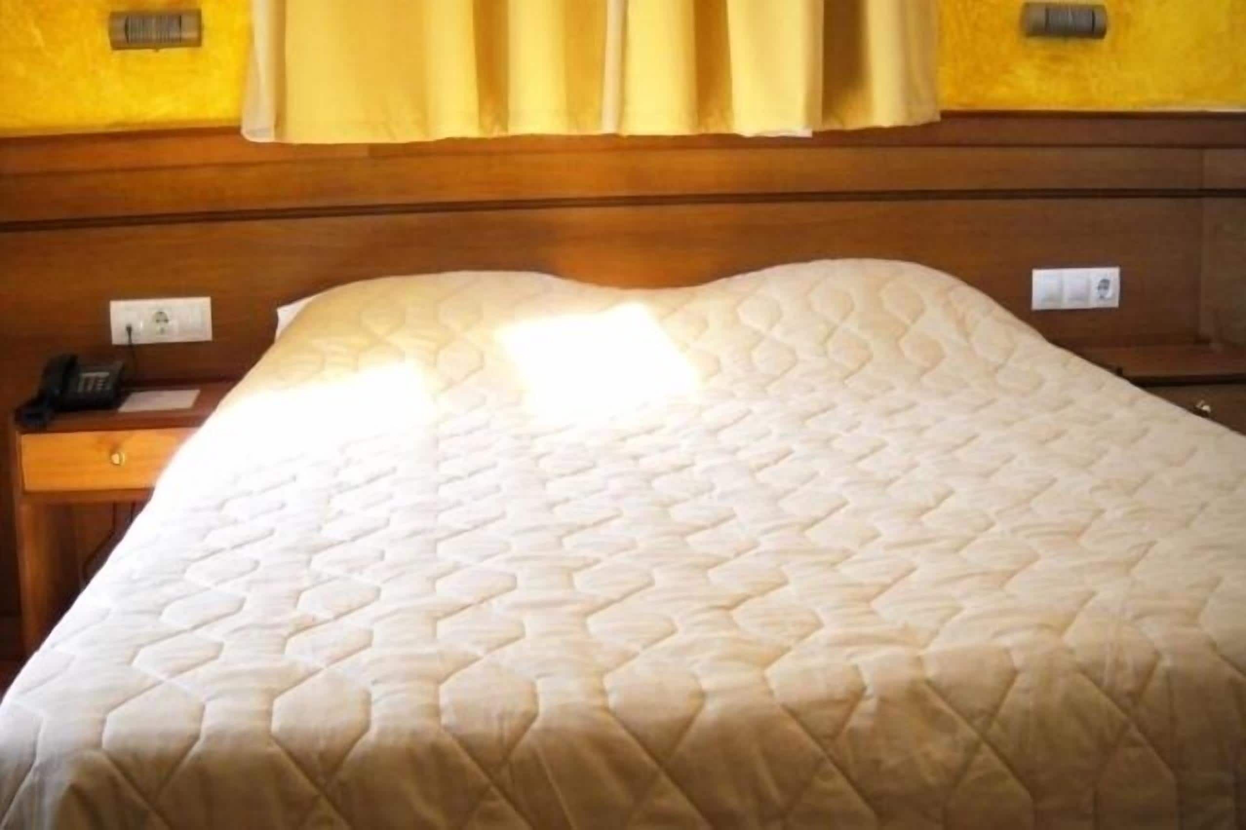 Minibar, in-room safe, desk, blackout drapes