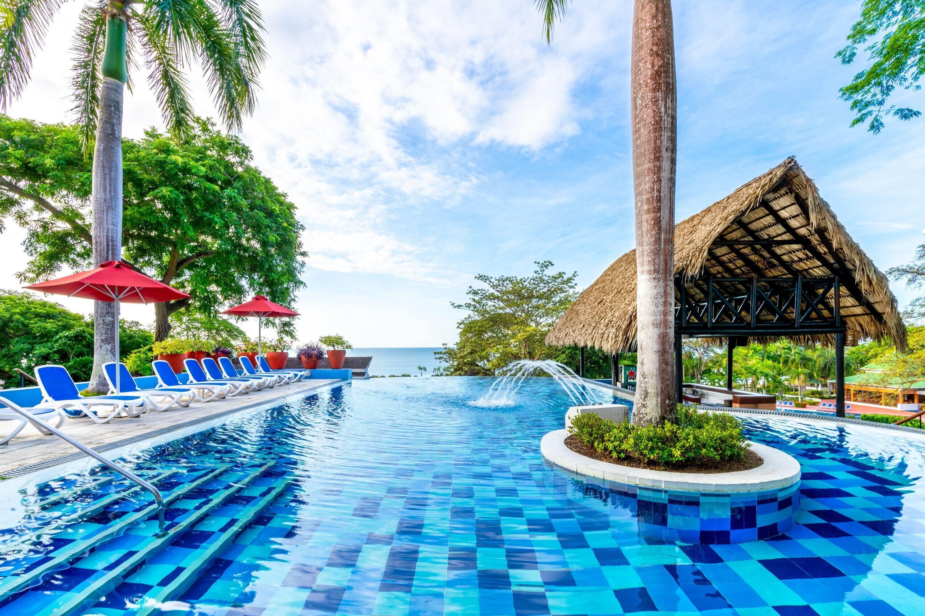 6 outdoor pools, pool umbrellas, pool loungers