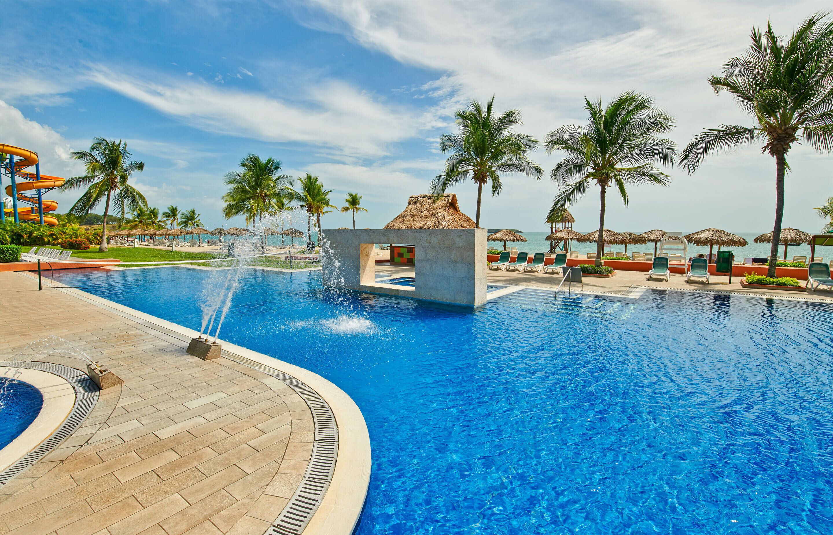 6 outdoor pools, pool umbrellas, sun loungers