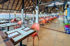 9 restaurants, spécialités Cuisine à base de fruits de mer