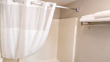 Combined shower/bathtub, hair dryer, towels