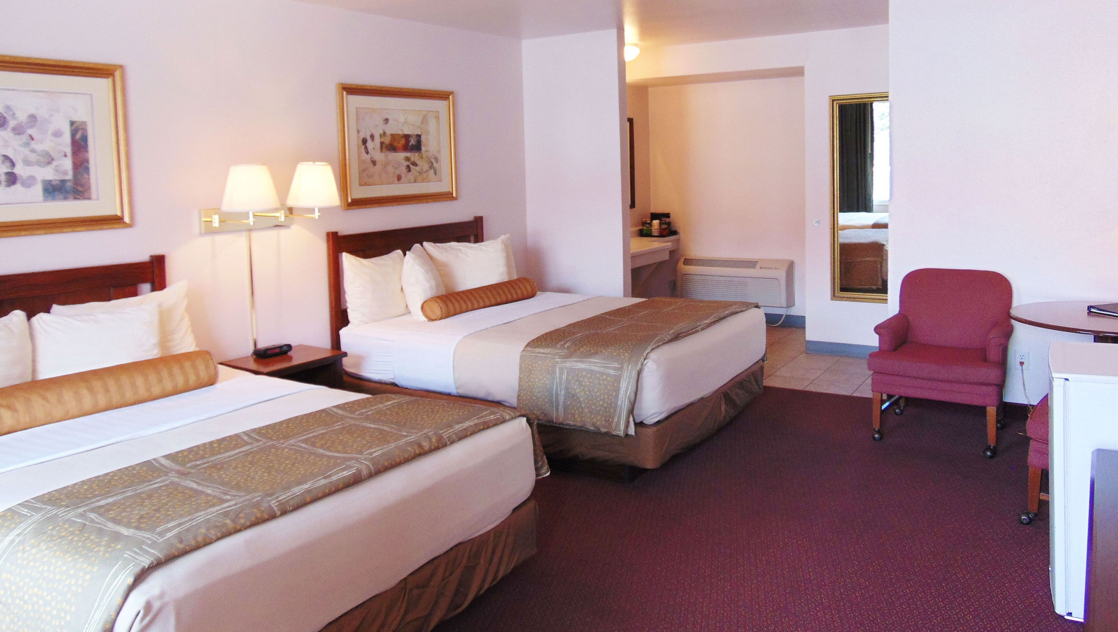 Iron/ironing board, free WiFi, bed sheets, alarm clocks