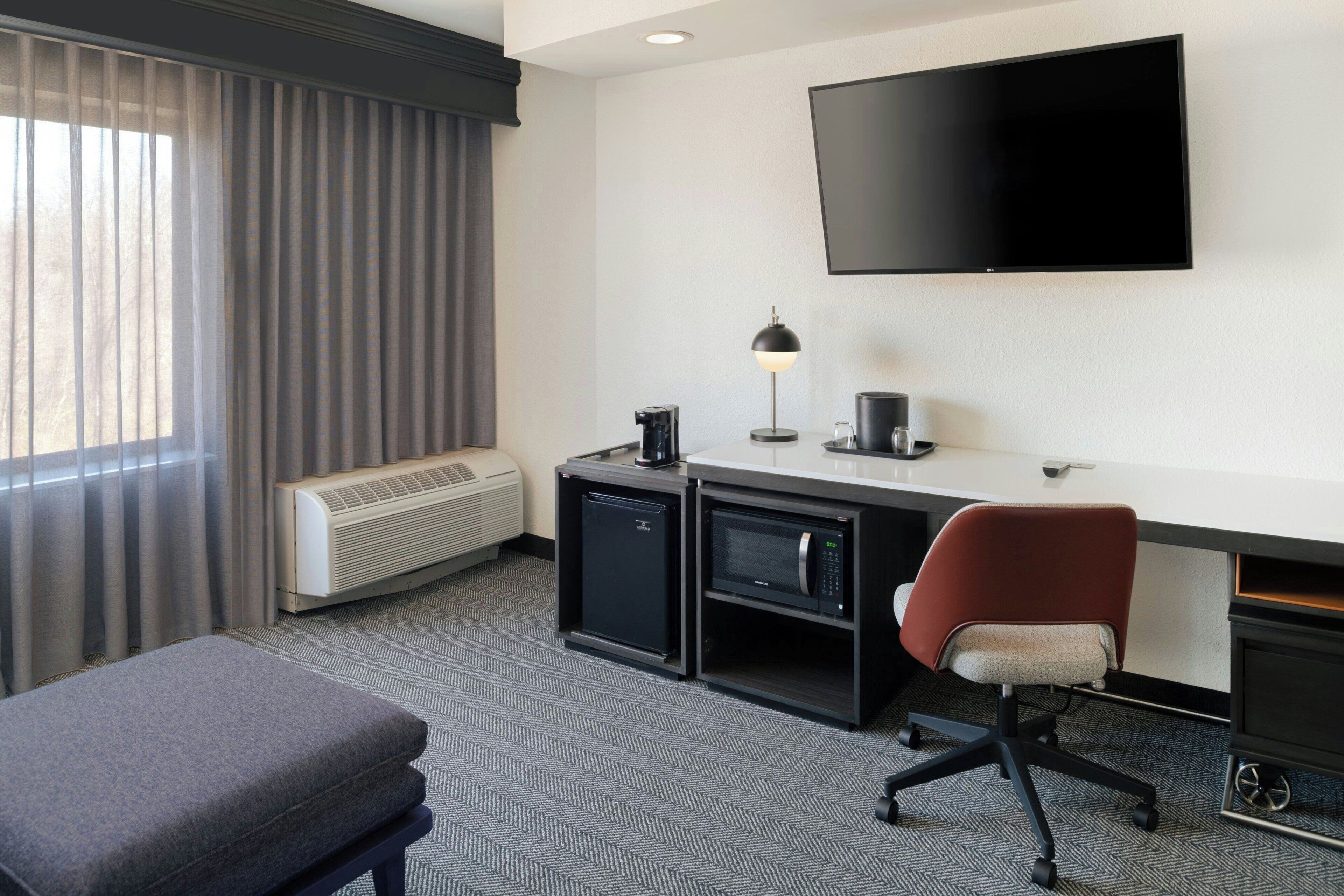 in-room safe, desk, laptop workspace, blackout curtains