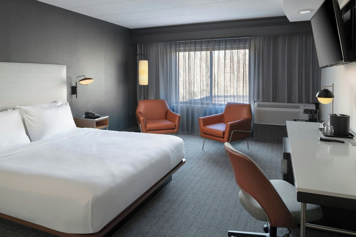 In-room safe, desk, laptop workspace, blackout drapes