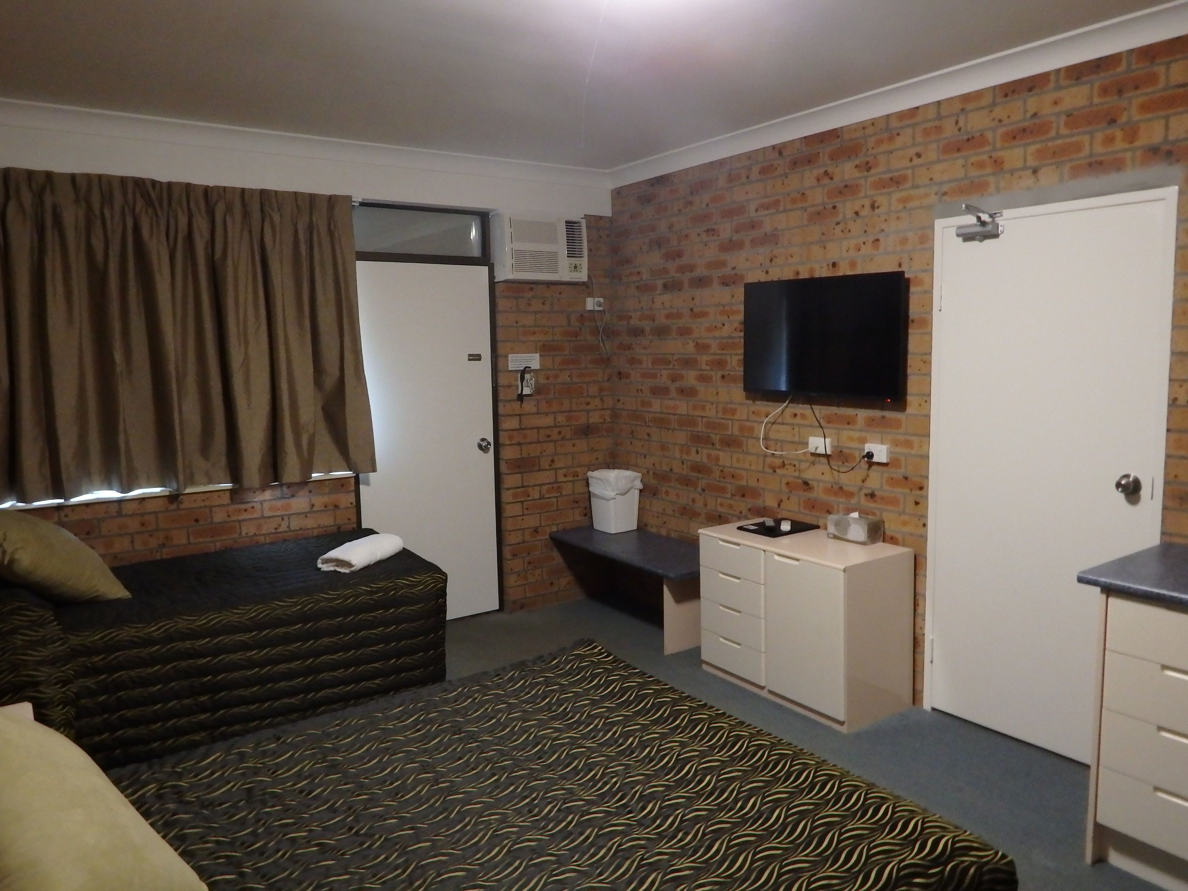 Schreibtisch, kostenloses WLAN, Bettwäsche