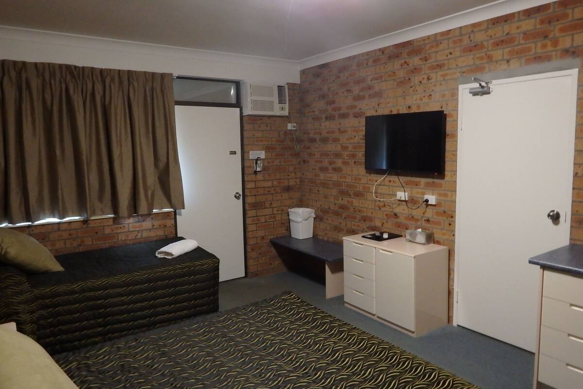 Schreibtisch, kostenloses WLAN, Bettwäsche