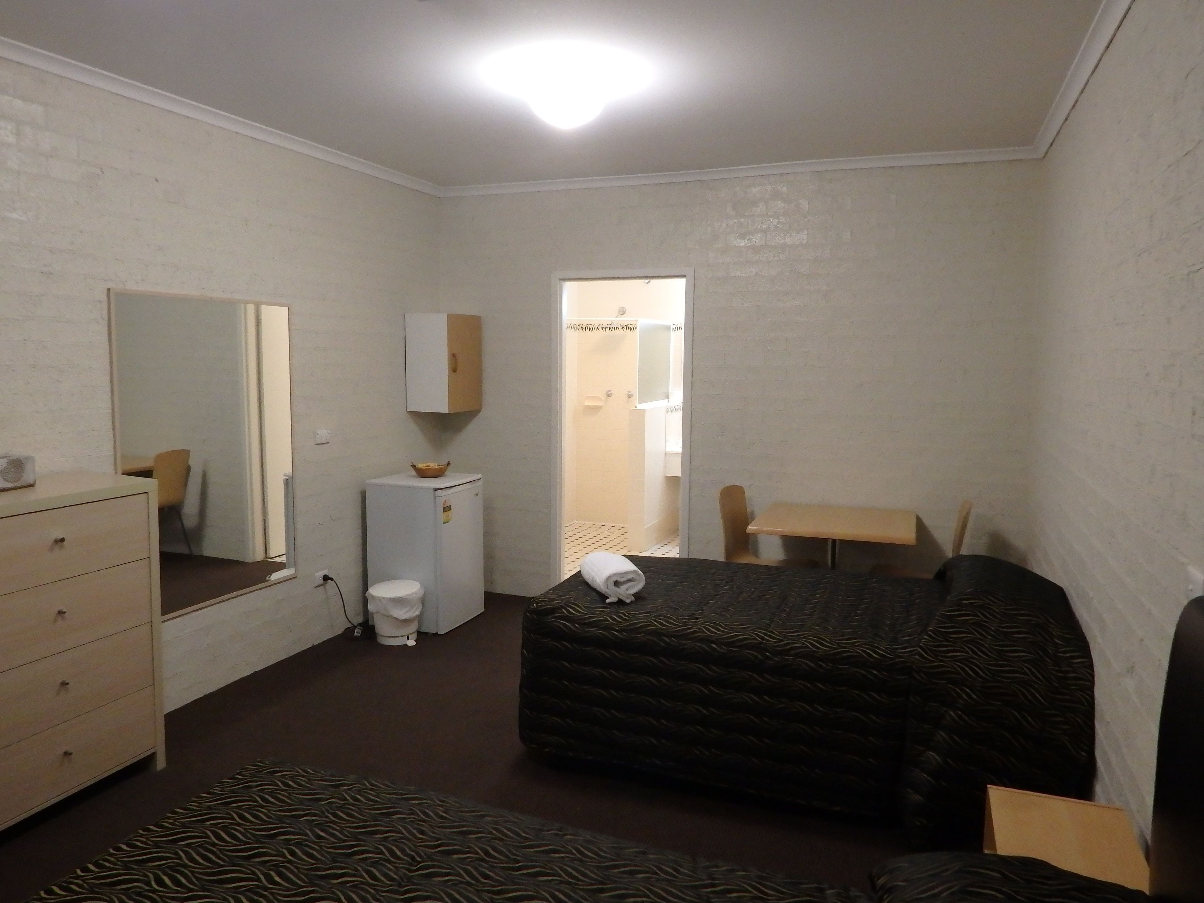 Schreibtisch, kostenloses WLAN, Bettwäsche