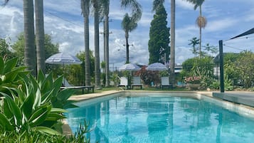 Outdoor pool, pool loungers