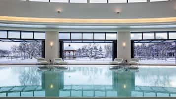 Indendørs pool