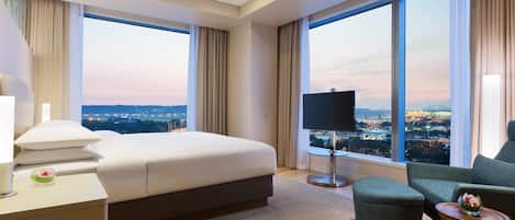 Suite Deluxe, 1 très grand lit (West Tower, Grand) | Literie de qualité supérieure, couette en duvet d'oie, minibar