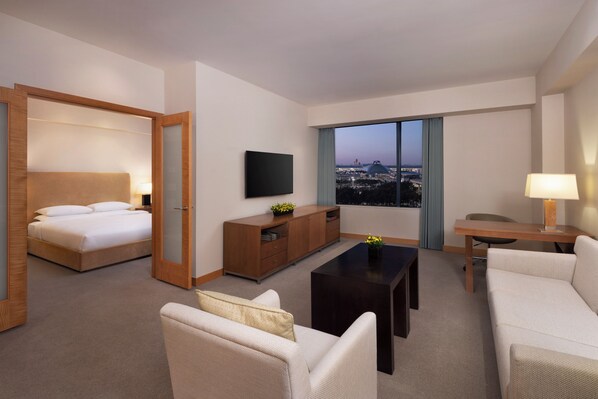 Grand Suite, 1 King Bed, Airport view | Living area | Flat-screen TV, iPod dock - Grand Hyatt Incheon (Incheon)