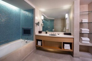Grand Suite, 1 King Bed, Airport view | Bathroom | Rainfall showerhead, eco-friendly toiletries, hair dryer, bathrobes - Grand Hyatt Incheon (Incheon)