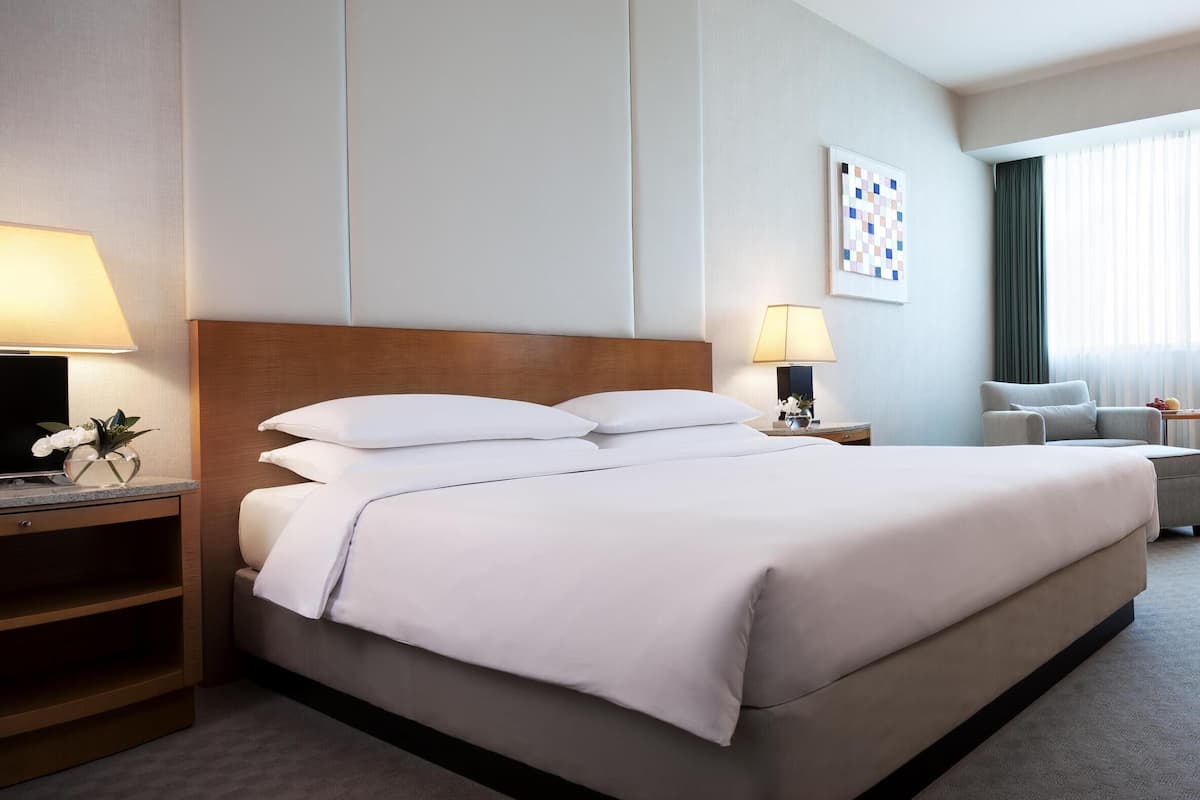 Room, 1 King Bed | Premium bedding, down comforters, minibar, in-room safe