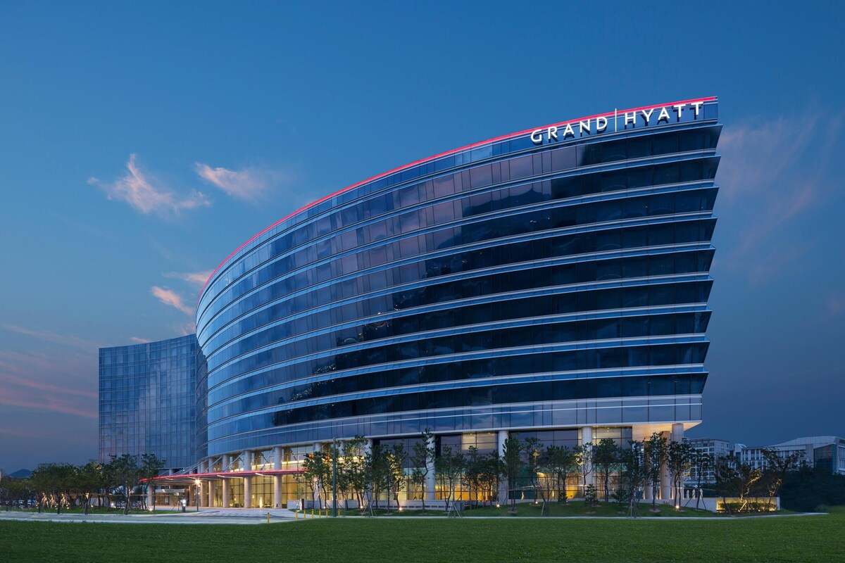 Grand Hyatt Incheon Exterior