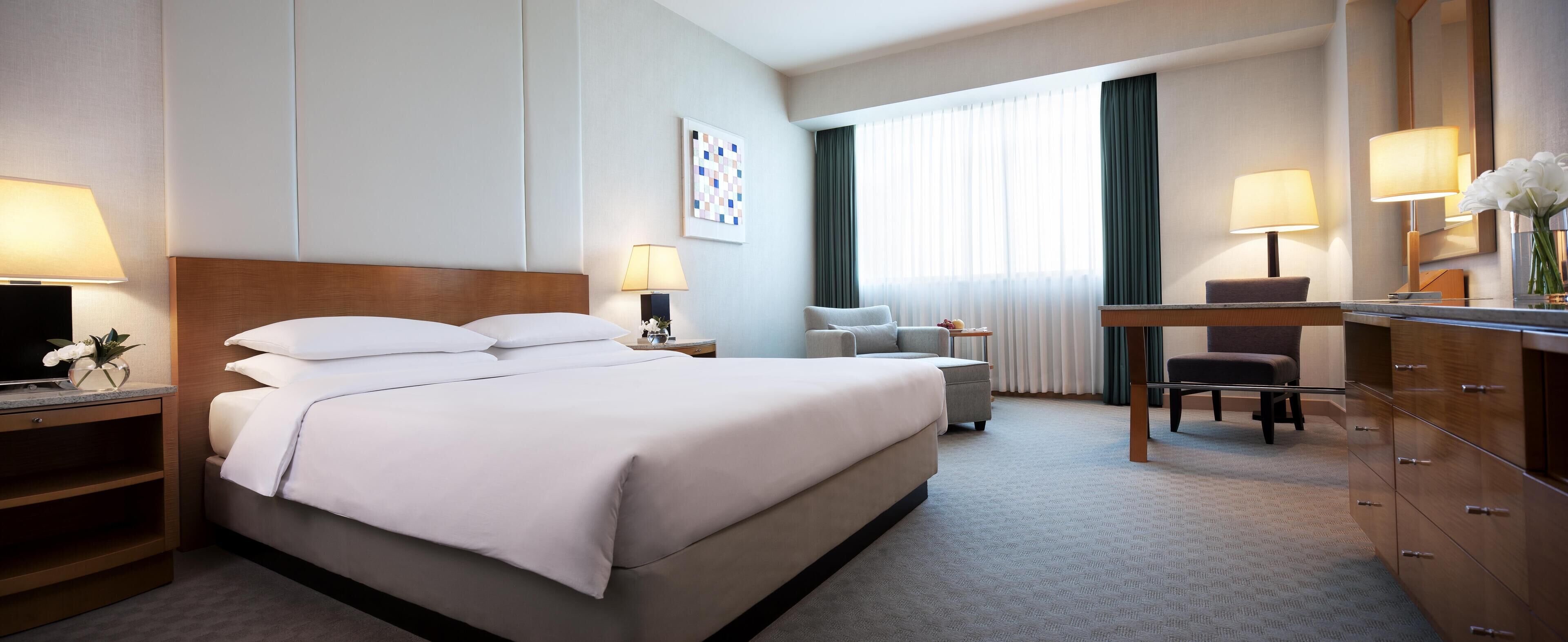 Room, 1 King Bed (East Tower) | Premium bedding, down comforters, minibar, in-room safe