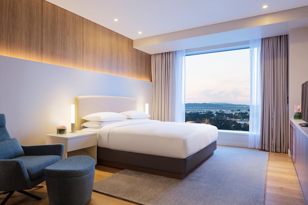 Room, 1 Bedroom (West Tower, Residence) | Premium bedding, down duvets, minibar, in-room safe