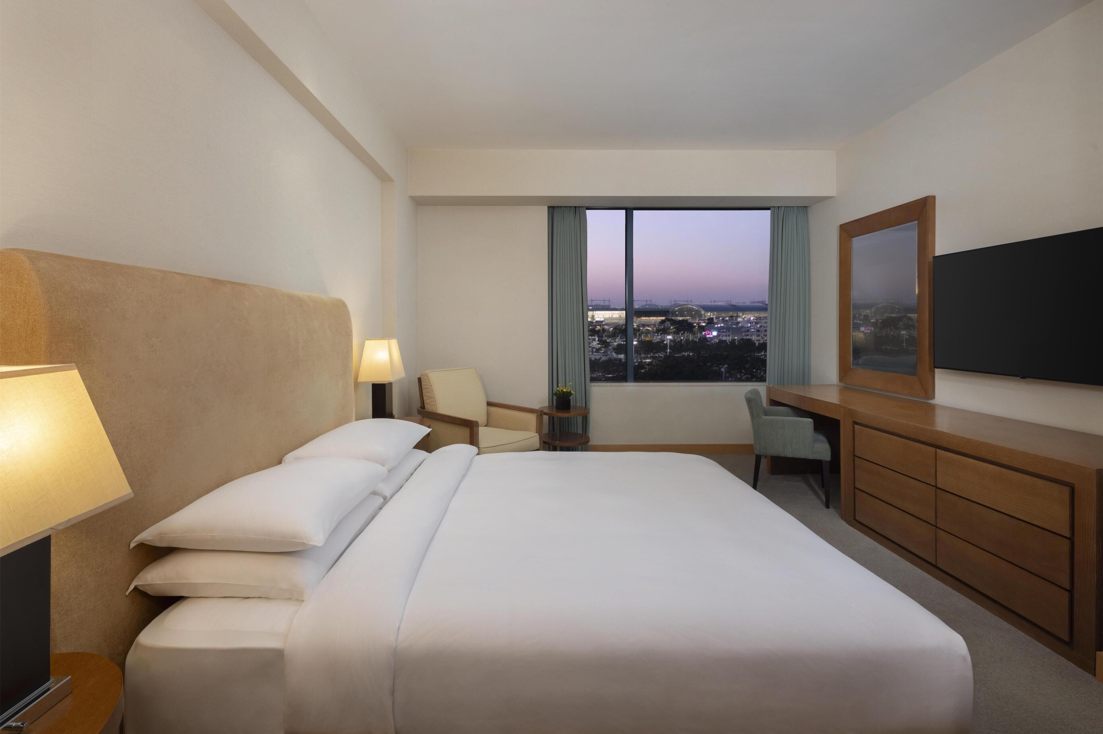 Grand Suite, 1 King Bed | Premium bedding, down comforters, minibar, in-room safe