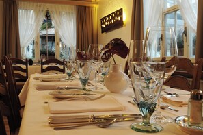 3 ristoranti; aperti a colazione, a pranzo, e a cena
