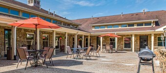 Quality Inn & Suites Bedford West